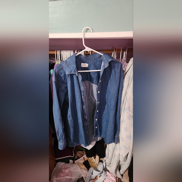 Universal Thread Women's Long Sleeve Oversized Button Down Shirt - Picture 2 of 6